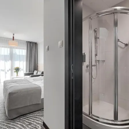 Leda - Adults Only 4*