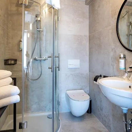 Hotell Leda - Adults Only